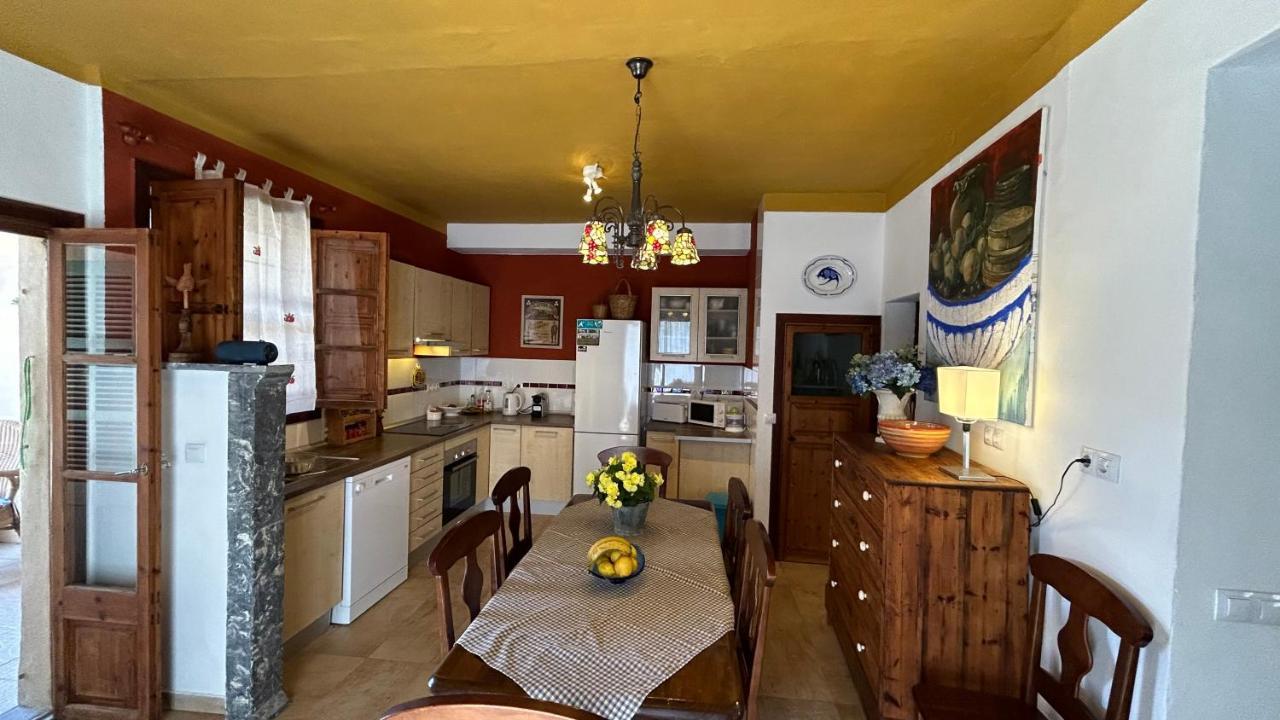 Casa Padrina Burballa Maria De La Salut